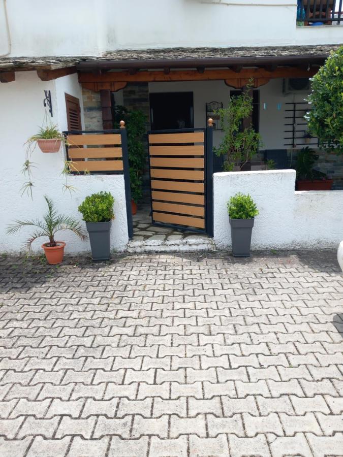 Poly'S Sea Side House Villa Koropi Buitenkant foto